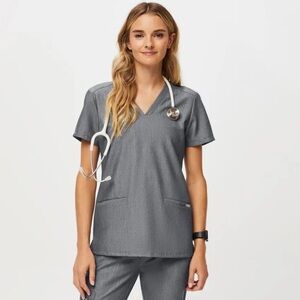 Figs Casma Three-Pocket Scrub Top In Graphite Size M